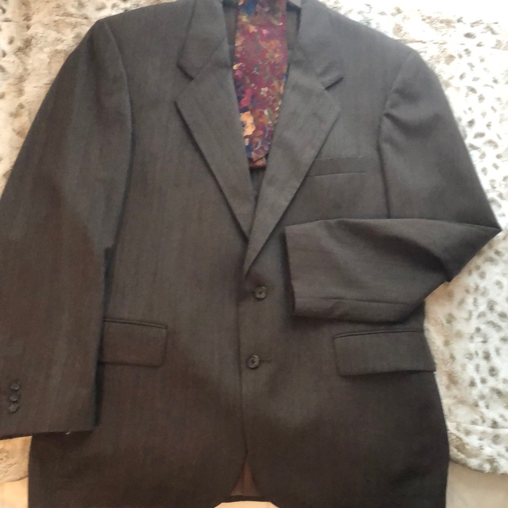 Men’s Suit, jacket & pants dark brown good condition cuffed pant 2 button jacket